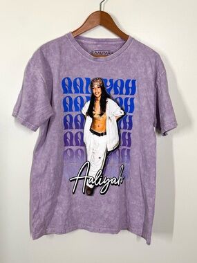 Aaliyah Lavender Graphic Short Sleeve Tee